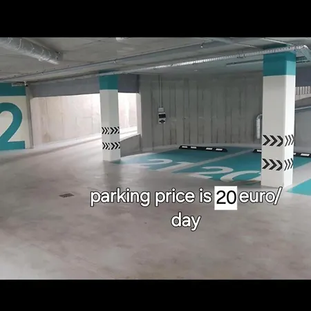 Happy Ugne, The Is In The Heart Of The Old Town, Self-check-in, Car-parking