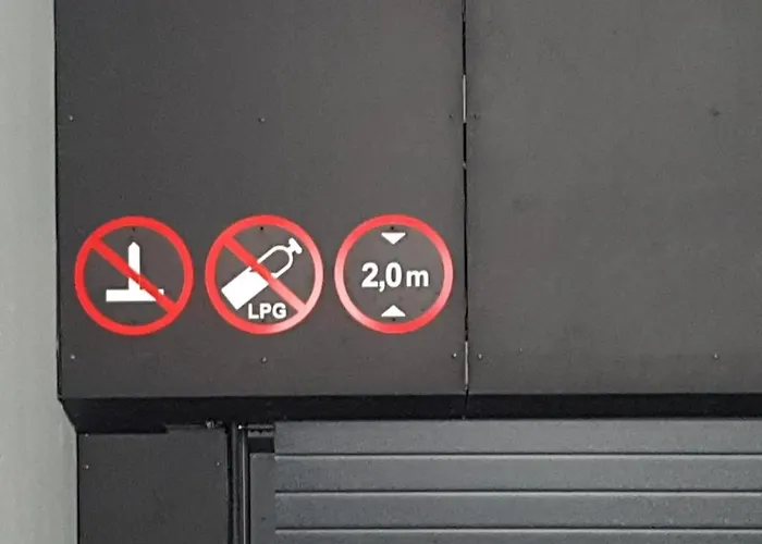 Happy Ugne, The Is In The Heart Of The Old Town, Self-check-in, Car-parking アパート *