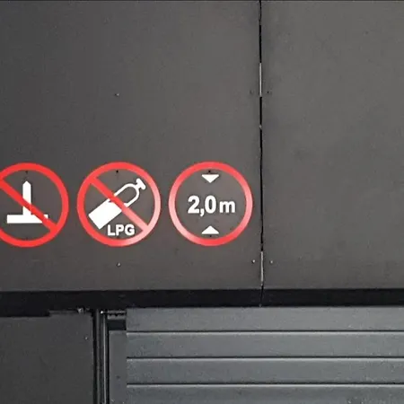 Happy Ugne, The Is In The Heart Of The Old Town, Self-check-in, Car-parking Апартаменти *